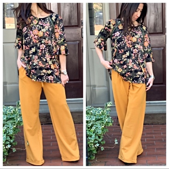 Bohemian chic floral bell sleeve tunic - Picture 5 of 8